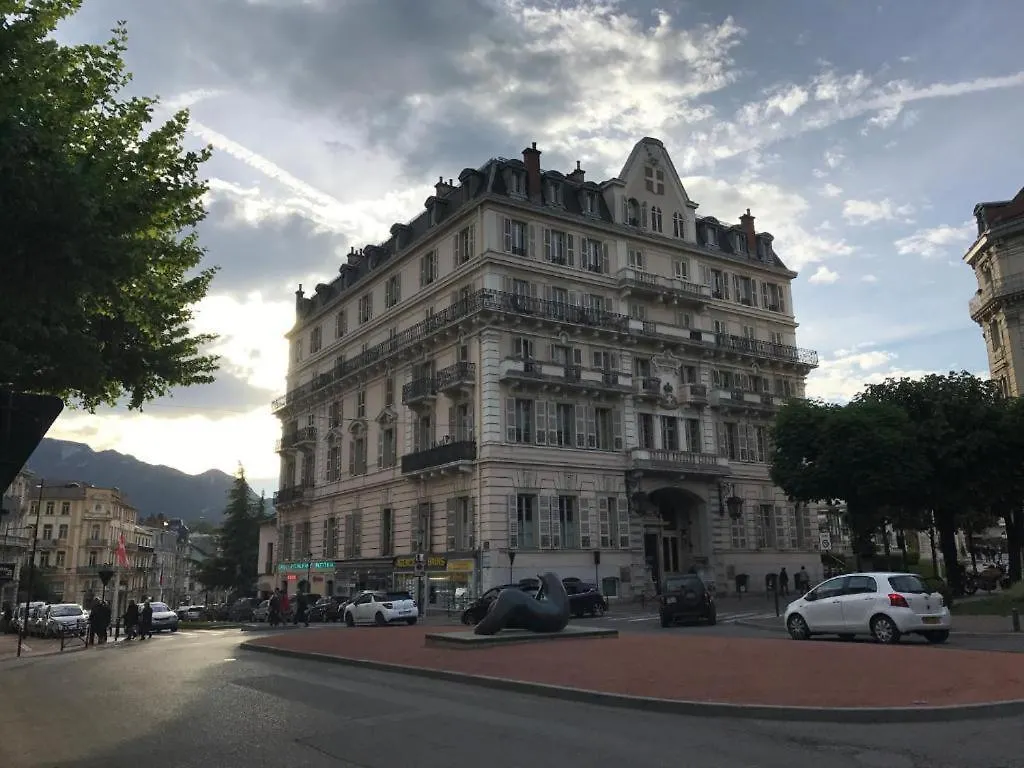 Charmant T3 ,100M2, Centre Ville, Classe 3 Etoiles Aix-les-Bains Apartment