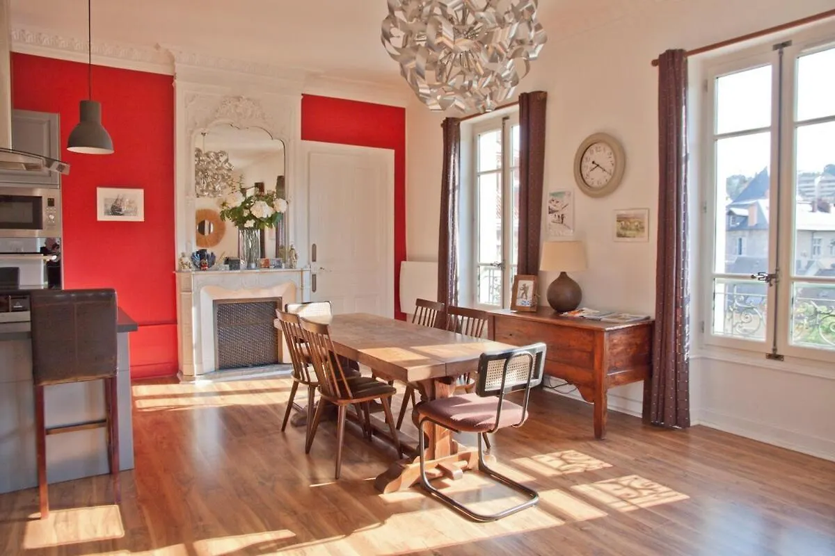 Charmant T3 ,100M2, Centre Ville, Classe 3 Etoiles Aix-les-Bains Apartment