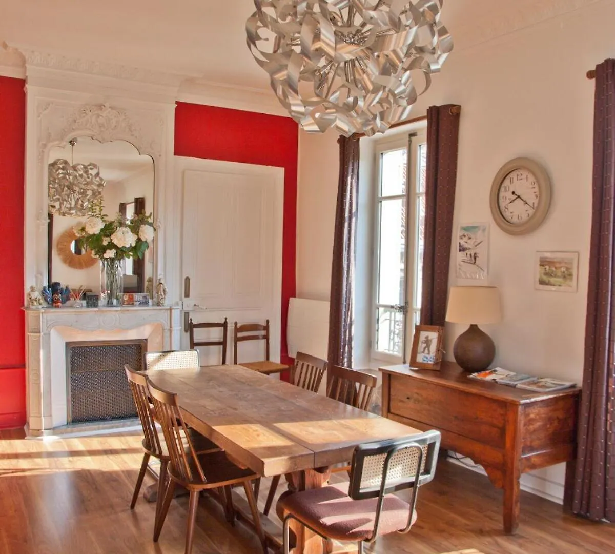 Apartment Charmant T3 ,100M2, Centre Ville, Classe 3 Etoiles Aix-les-Bains France