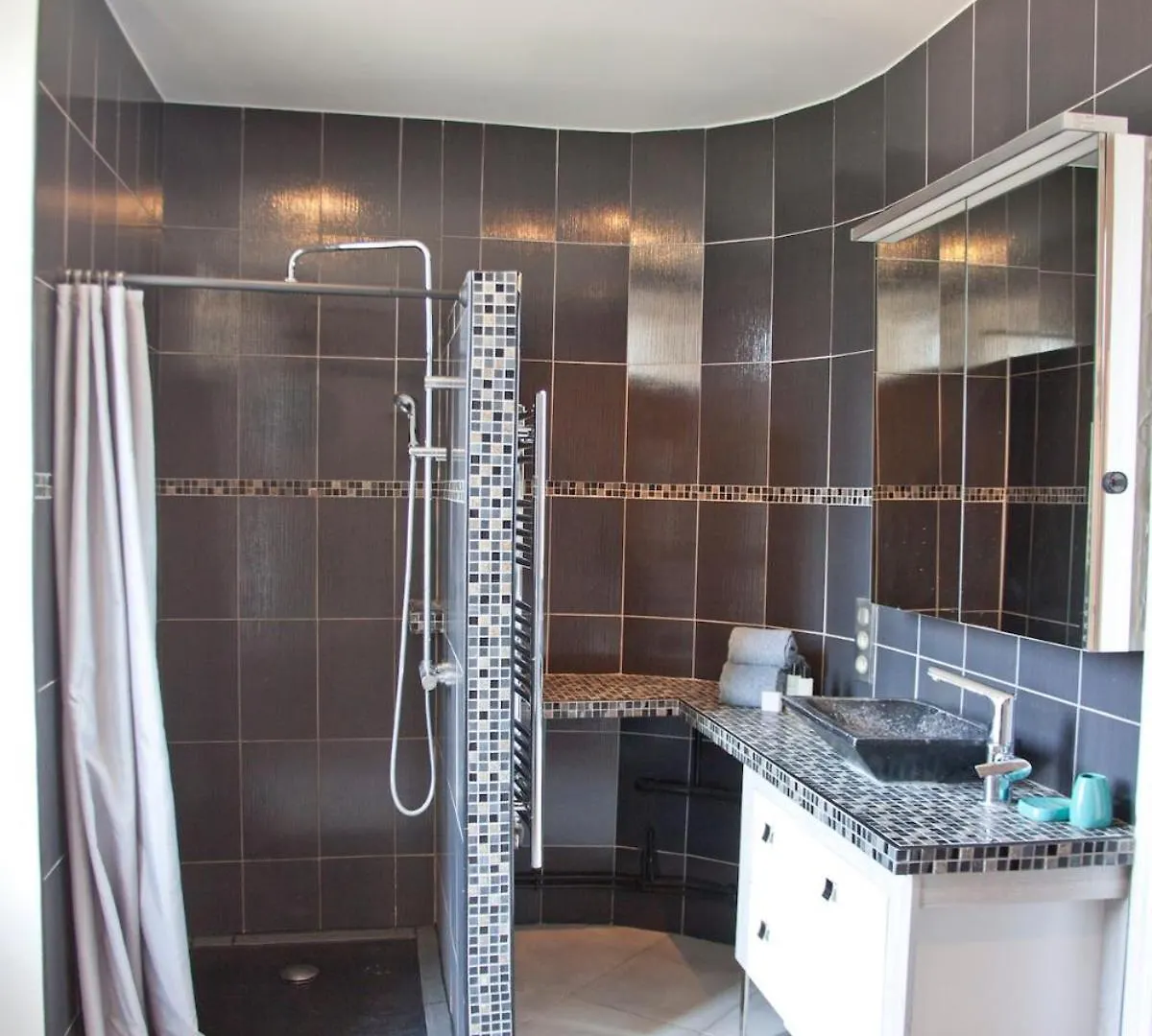 Charmant T3 ,100M2, Centre Ville, Classe 3 Etoiles Aix-les-Bains Apartment