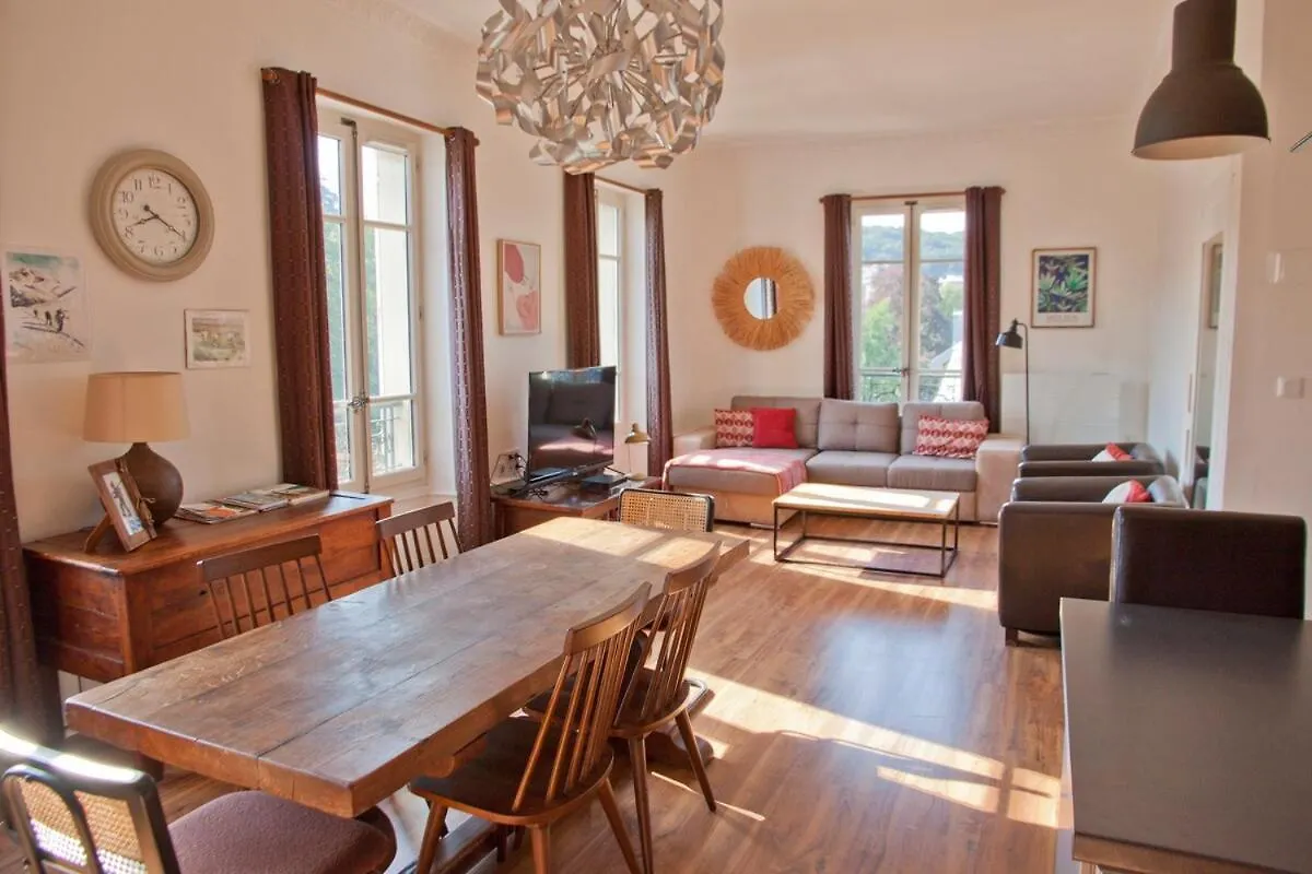 Charmant T3 ,100M2, Centre Ville, Classe 3 Etoiles Aix-les-Bains